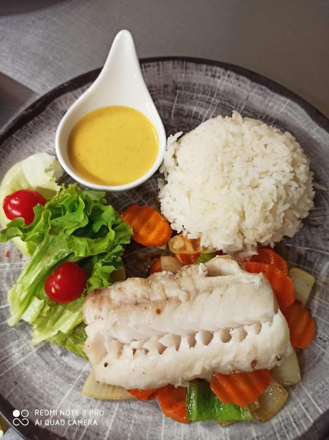 Hotel Du Lac Lacapelle-Viescamp ภายนอก รูปภาพ